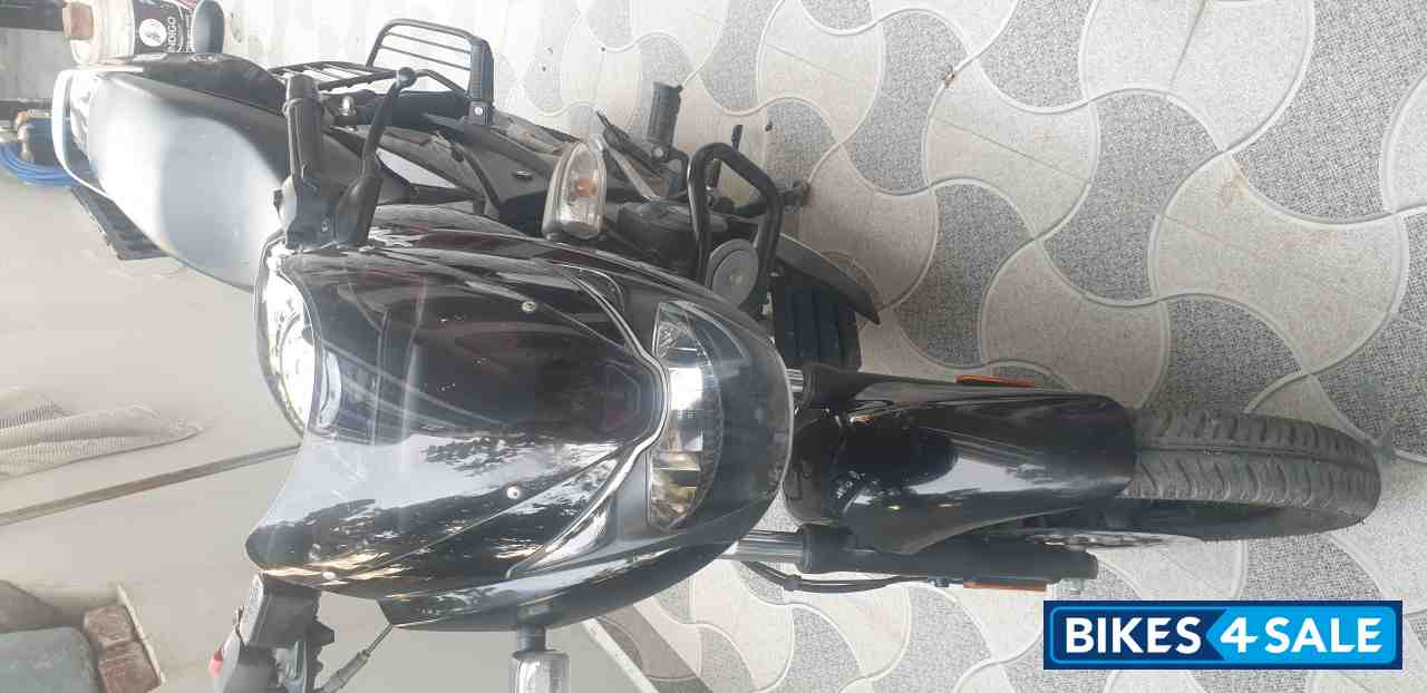 Black Bajaj Pulsar 150 BS6