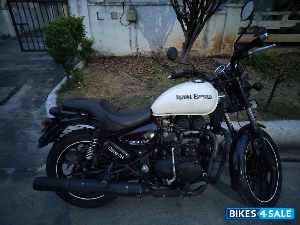 White Royal Enfield Thunderbird X 350