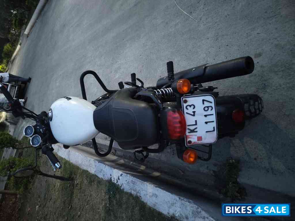 White Royal Enfield Thunderbird X 350