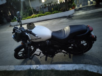 White Royal Enfield Thunderbird X 350