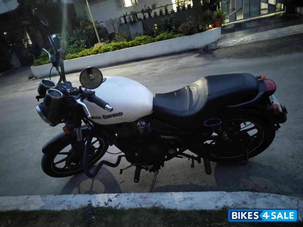 White Royal Enfield Thunderbird X 350