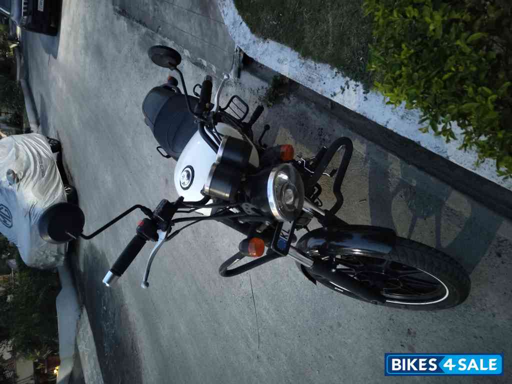 White Royal Enfield Thunderbird X 350