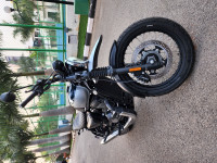 Yezdi Scrambler Dual Tone