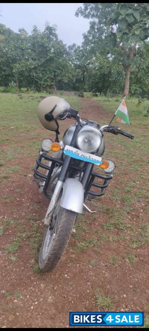 Silver Royal Enfield Classic 350