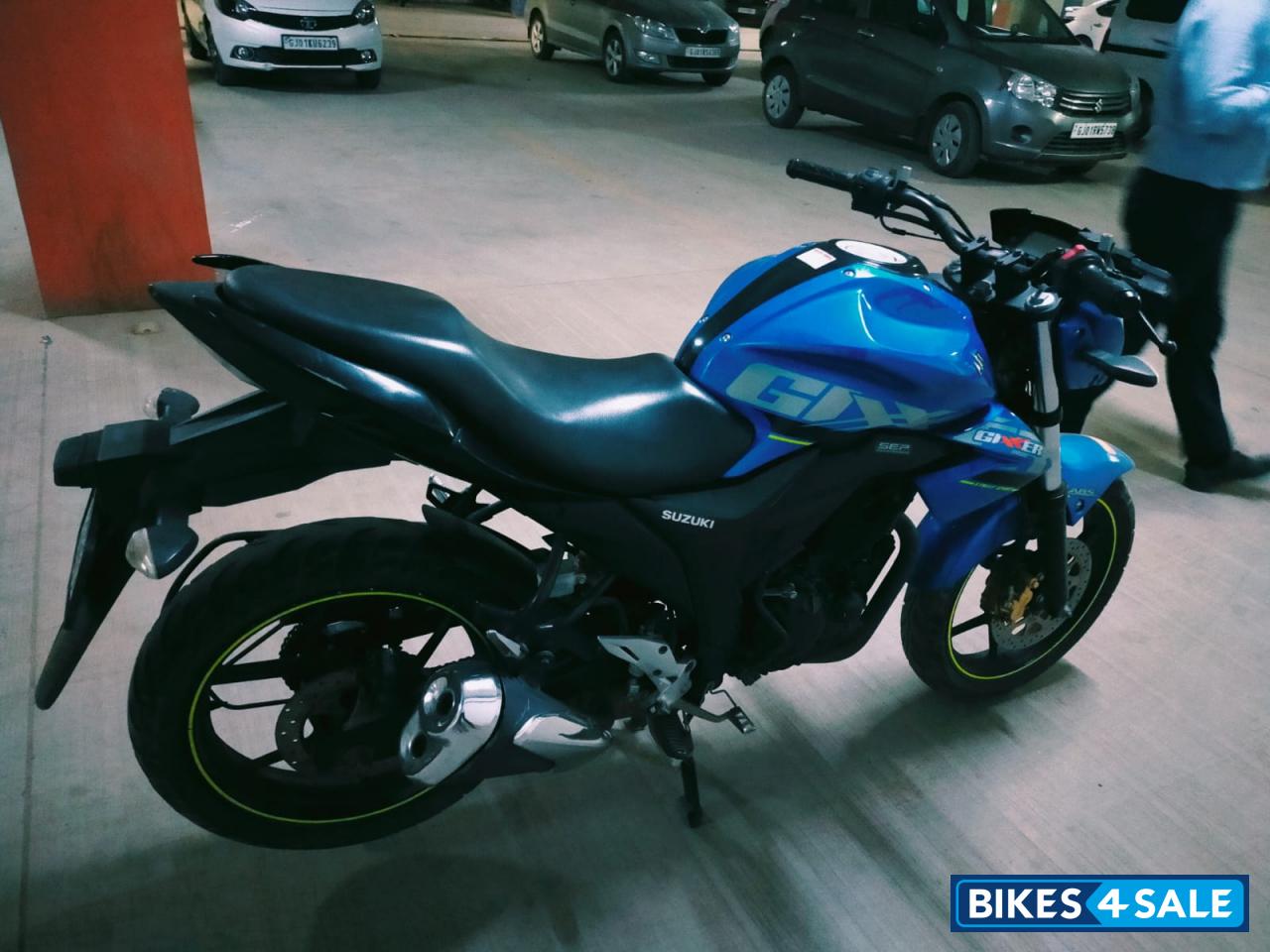 Blue And Black Suzuki Gixxer ABS