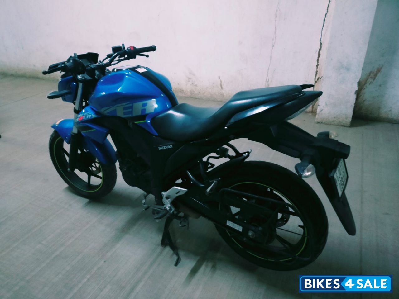 Blue And Black Suzuki Gixxer ABS