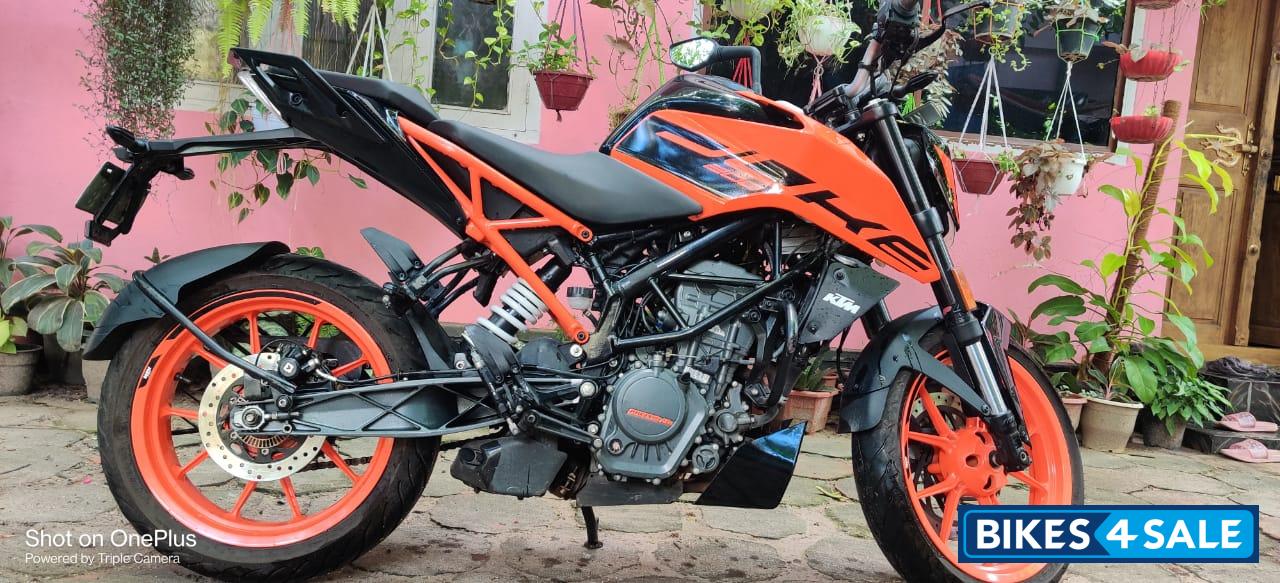 Electronic Orange KTM Duke 200 ABS