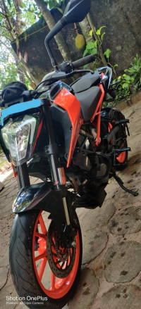 Electronic Orange KTM Duke 200 ABS