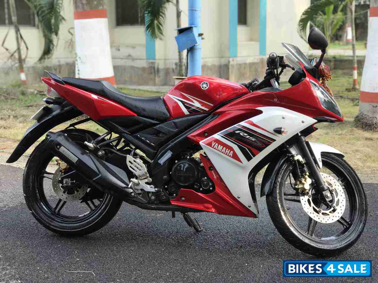 Vivid Red Cocktail 1 Yamaha YZF R15 S