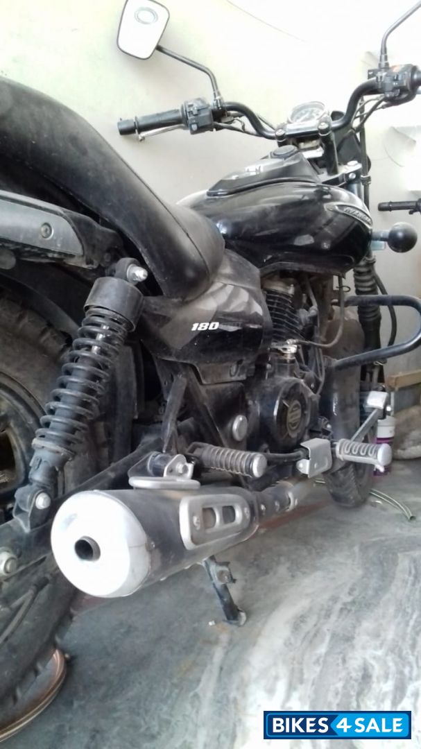 Black Bajaj Avenger Street 180