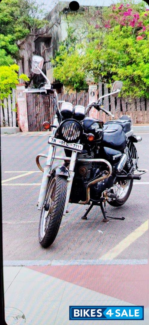 Black Royal Enfield Thunderbird 500