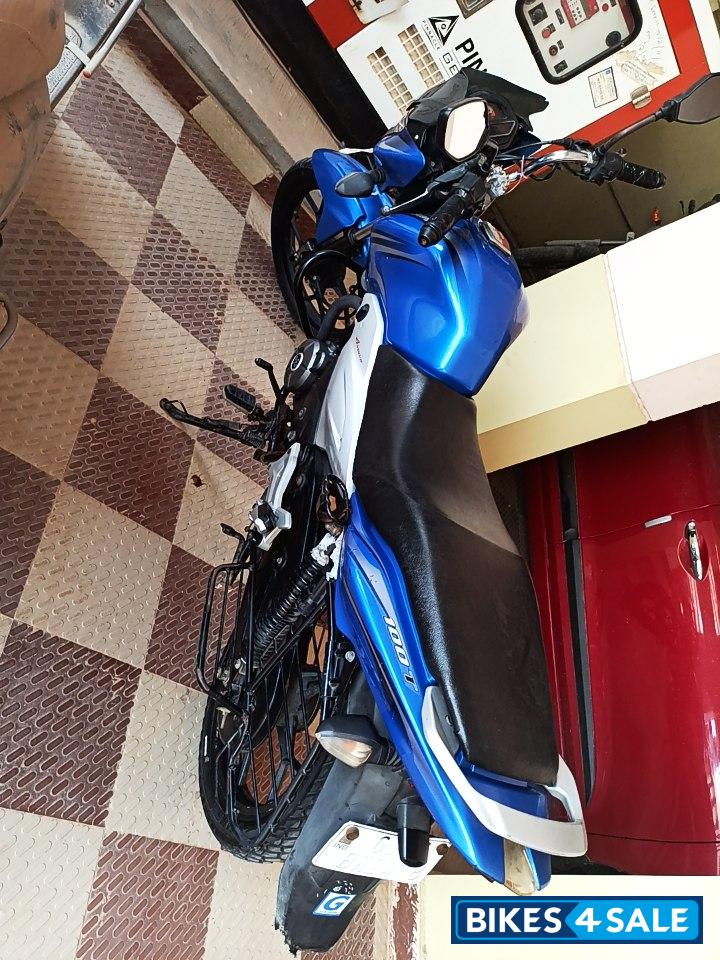 Blue Bajaj Discover 100T
