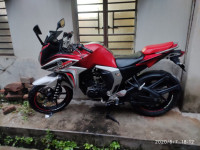 Red Yamaha Fazer FI V2