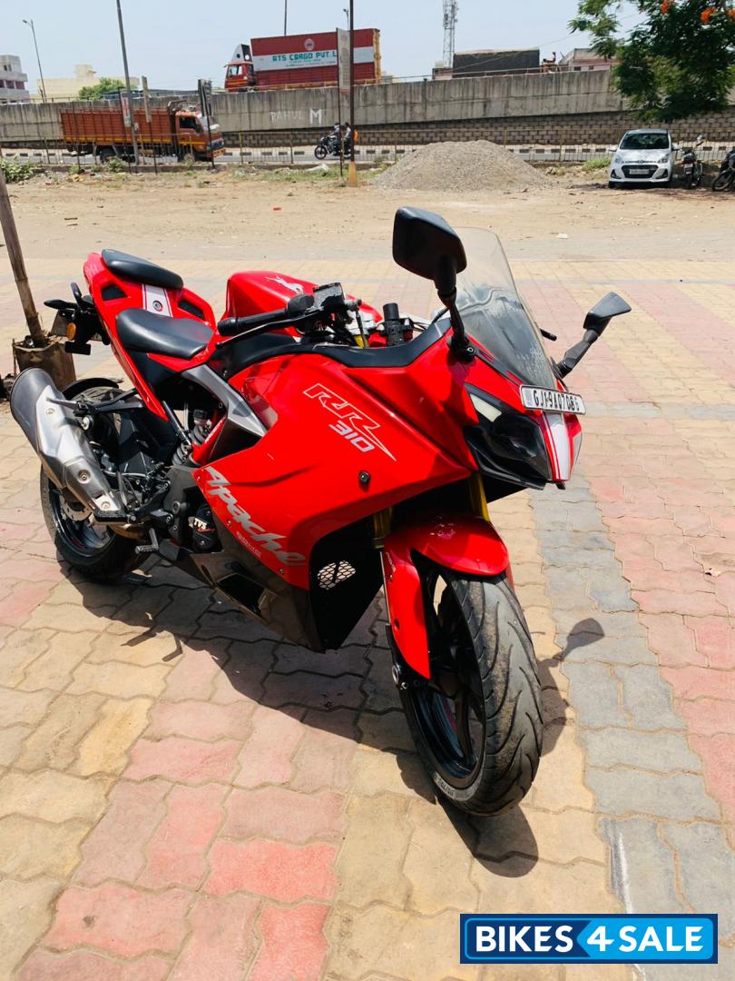 Red TVS Apache RR 310