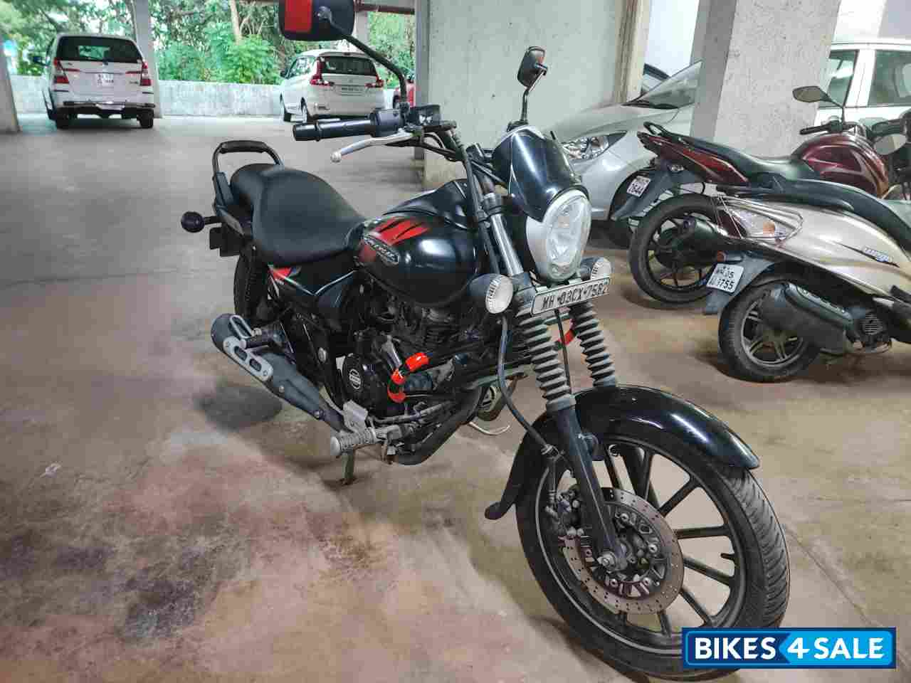 Bajaj Avenger Street 220