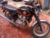 Black Royal Enfield Interceptor 650 Twin