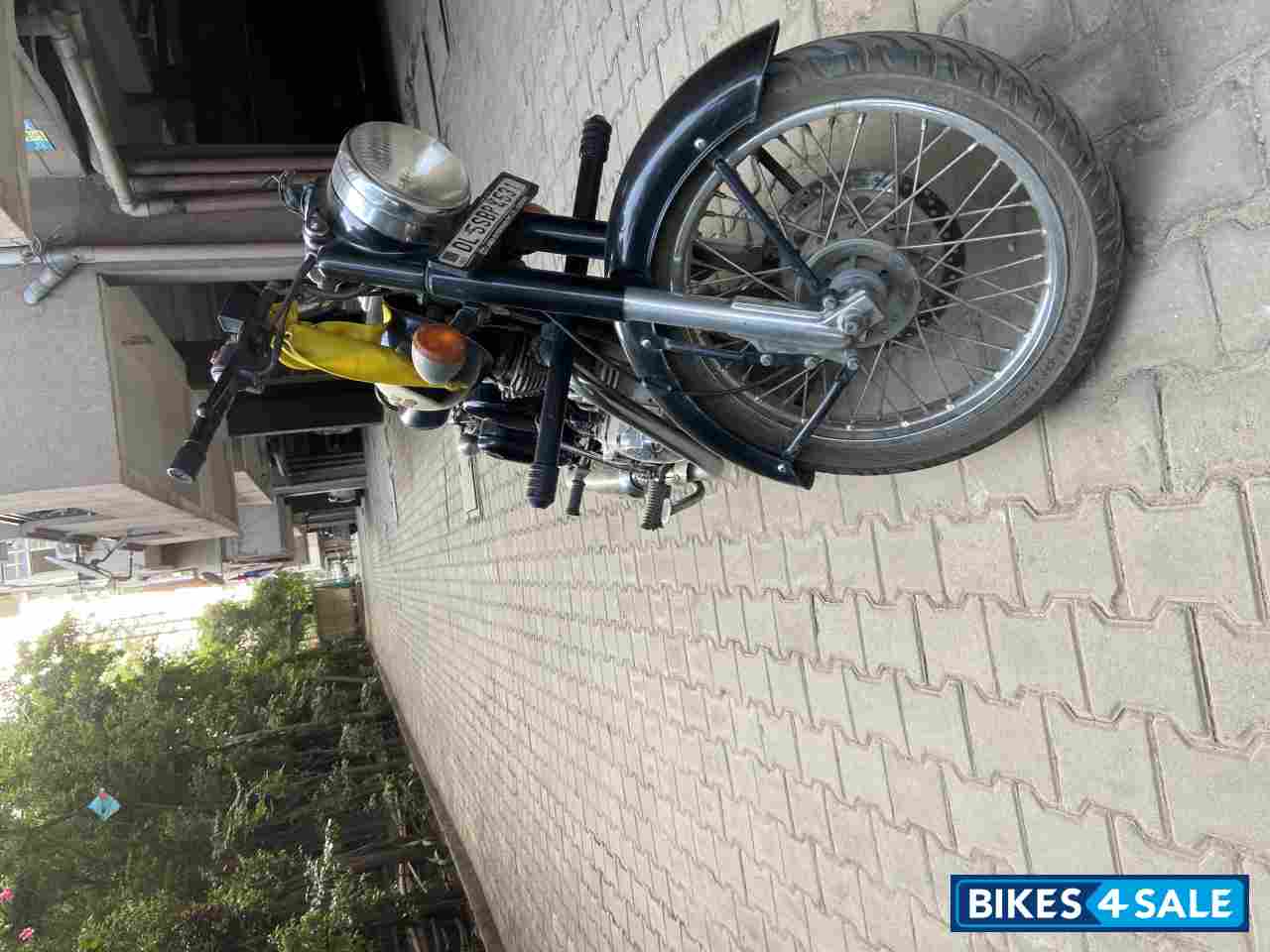 Black Royal Enfield Classic 350 Black Royal Enfield Classic 350