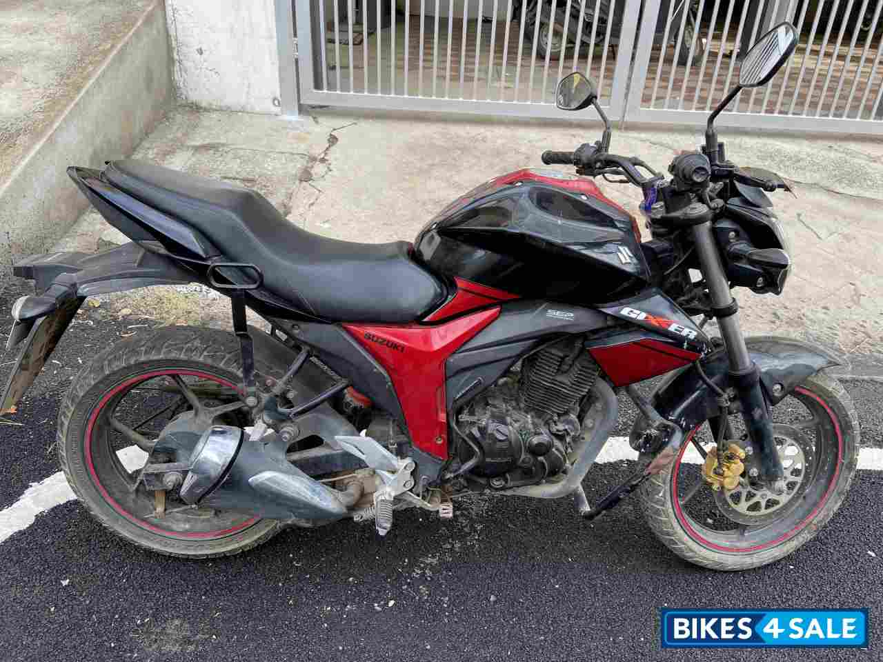Red & Black Suzuki Gixxer 150