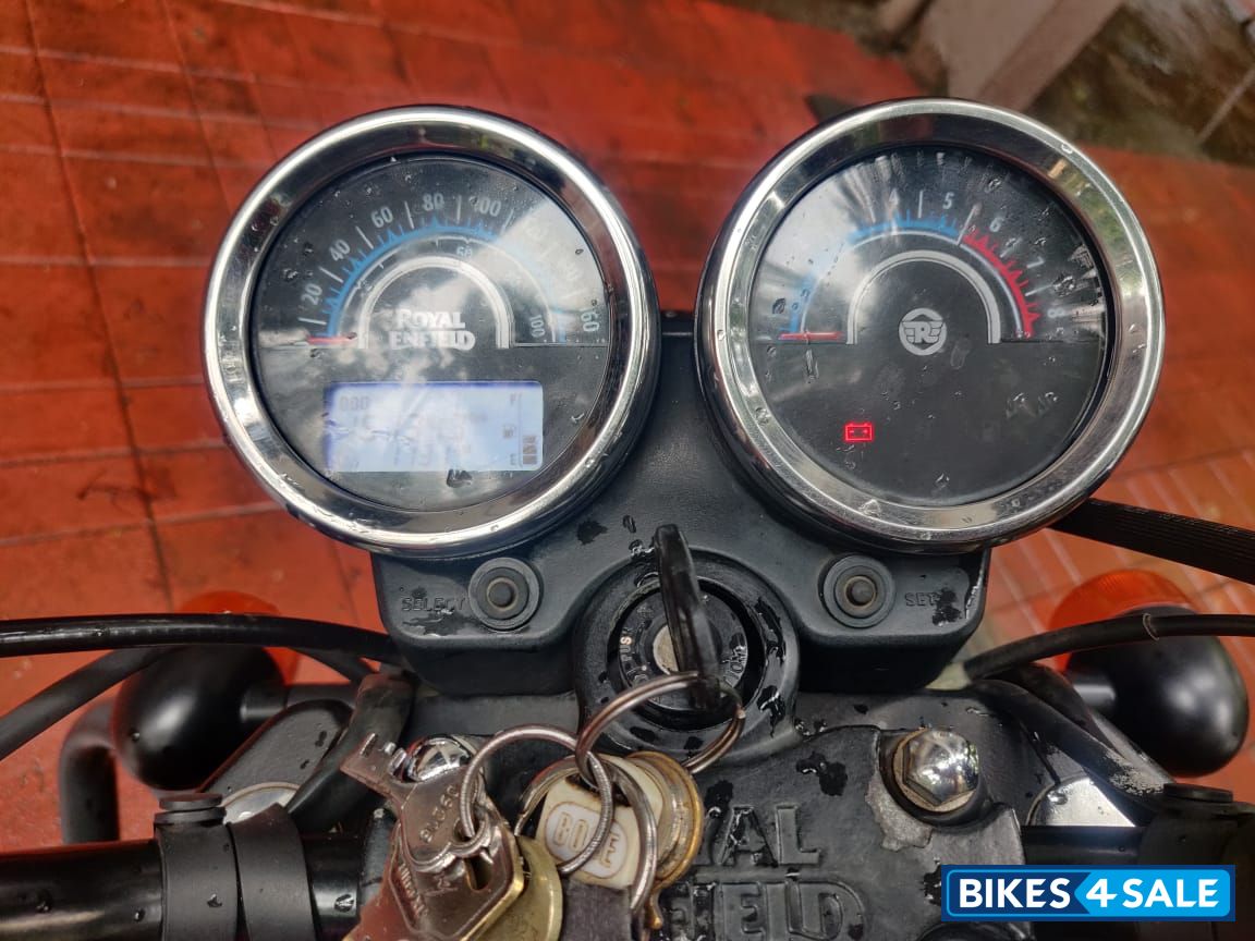 Roving Red Royal Enfield Thunderbird X 350