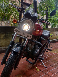 Roving Red Royal Enfield Thunderbird X 350
