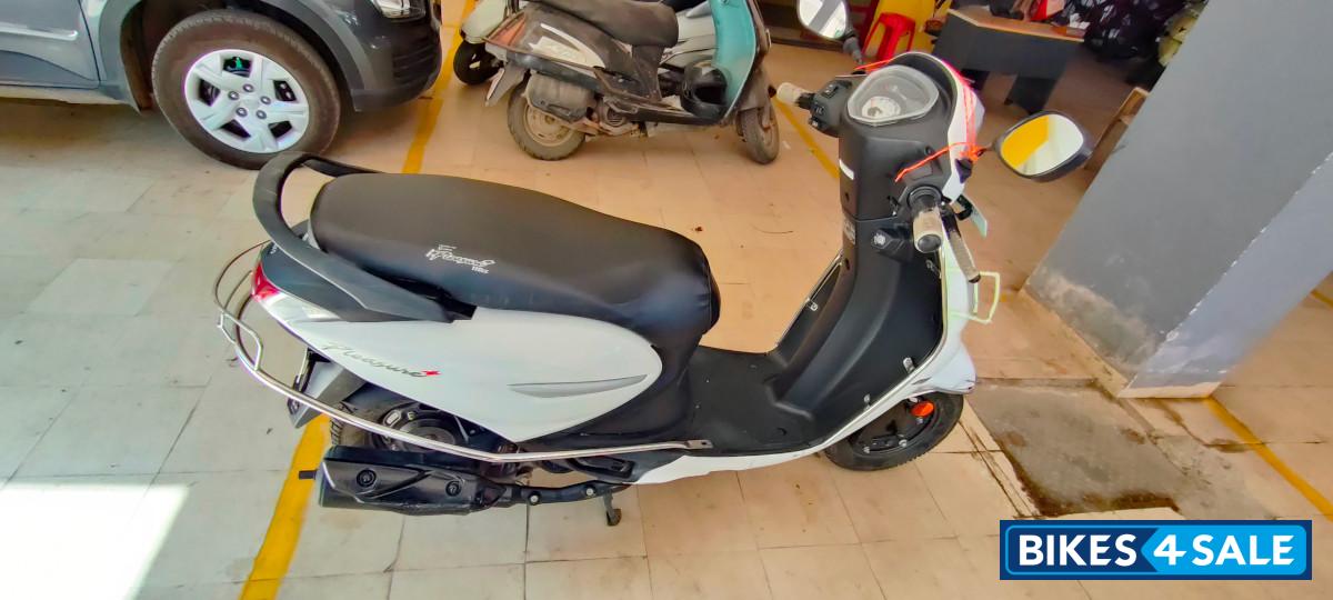 Silver White Hero Pleasure Plus 110