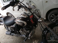 Black Bajaj Avenger Cruise 220