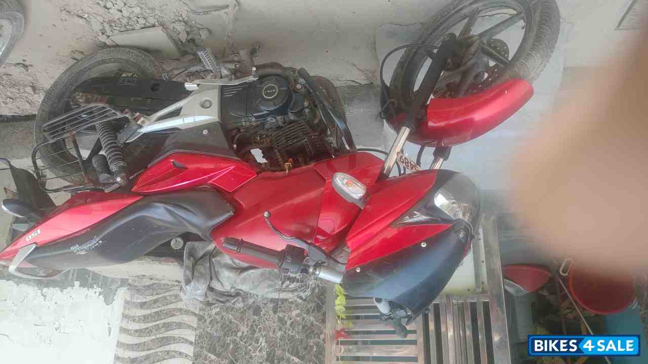 Red Bajaj Pulsar 150 DTSi