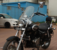 Black Bajaj Avenger Cruise 220