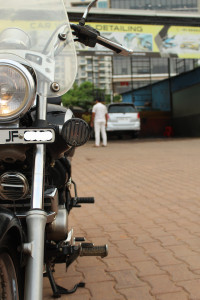 Black Bajaj Avenger Cruise 220