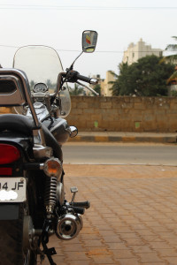 Black Bajaj Avenger Cruise 220