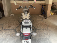 White Bajaj Avenger Cruise 220