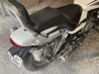 White Bajaj Avenger Cruise 220