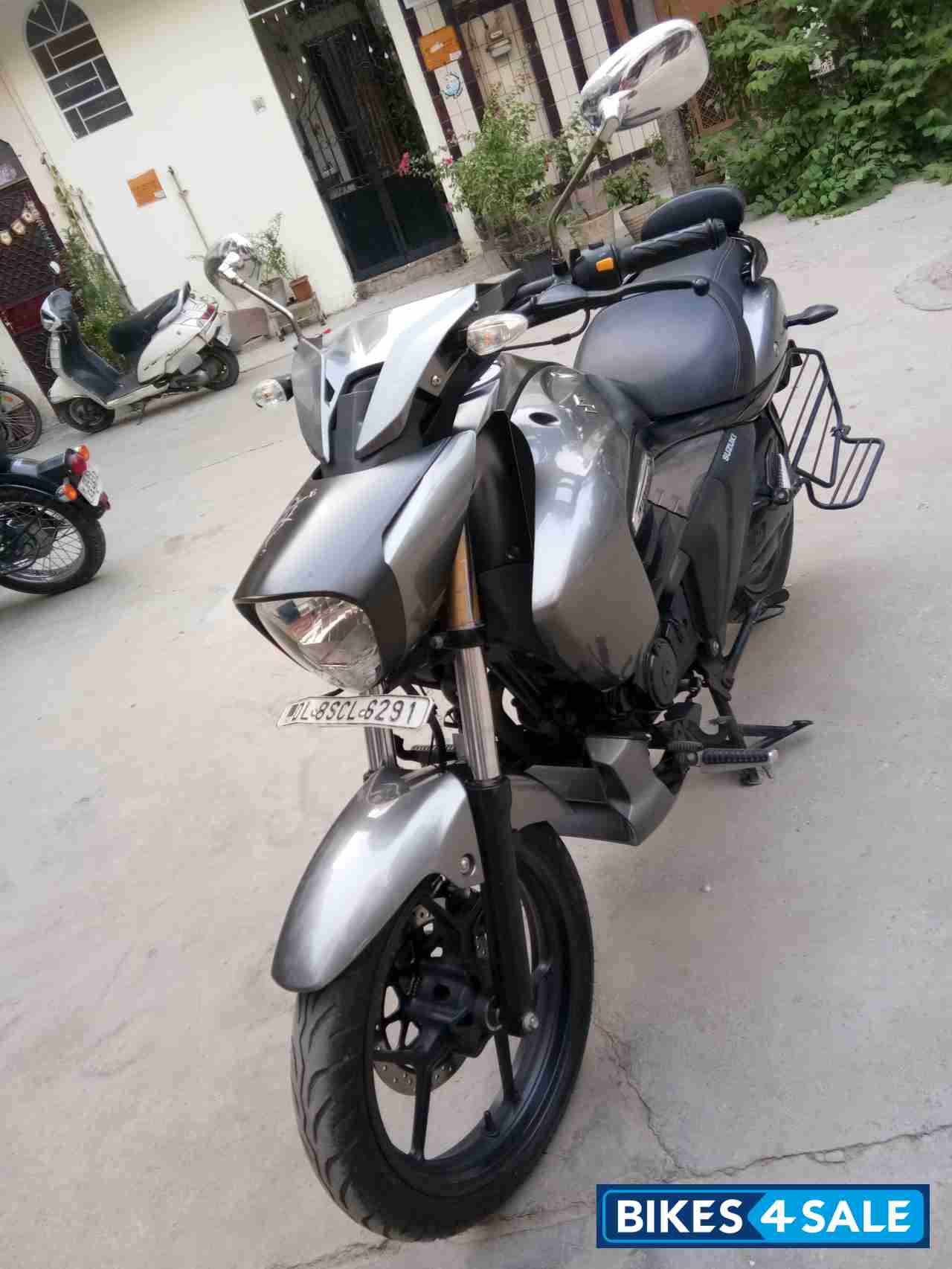 Metallic Grey Suzuki Intruder 150