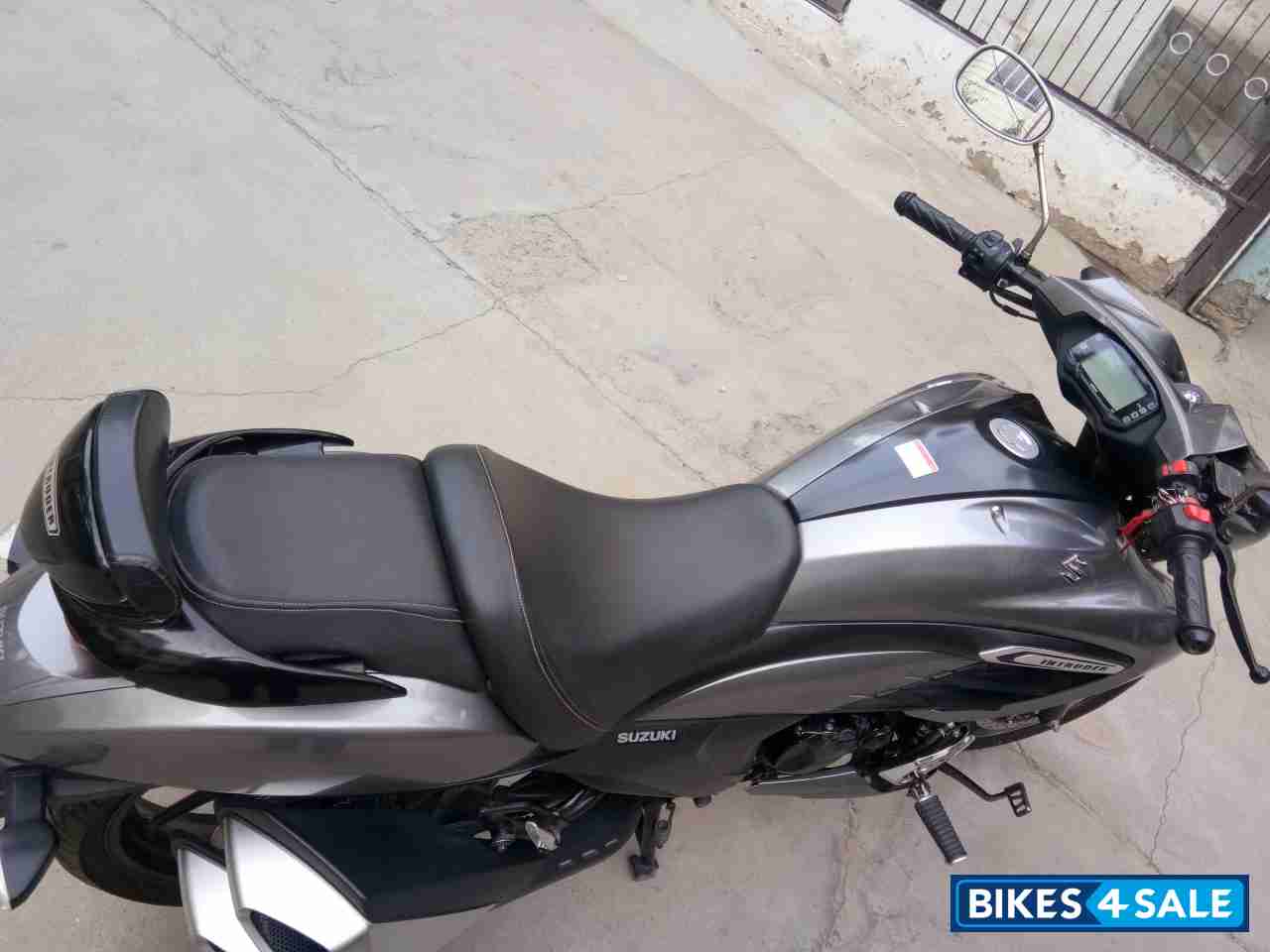 Metallic Grey Suzuki Intruder 150