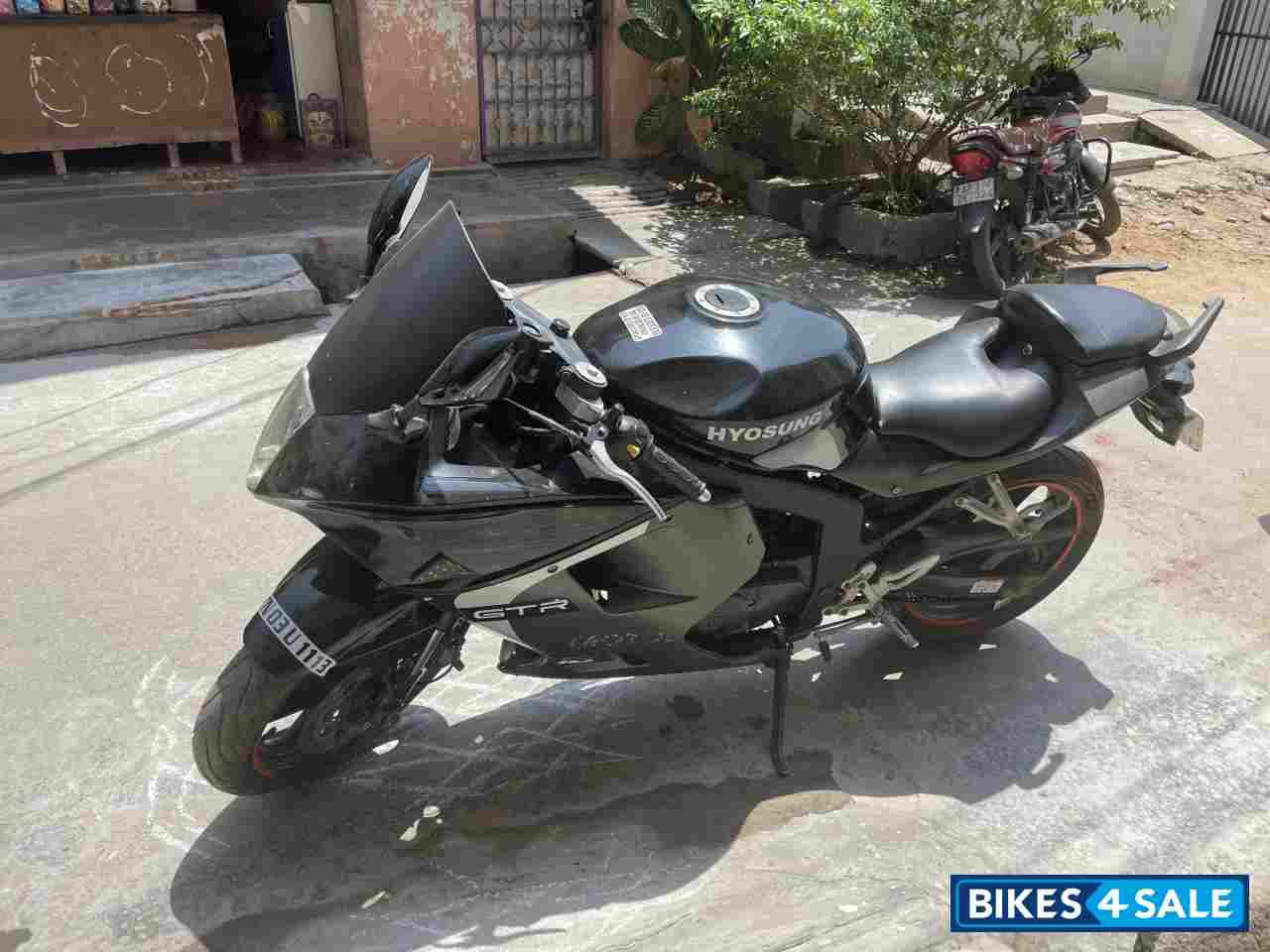 Hyosung GT250R