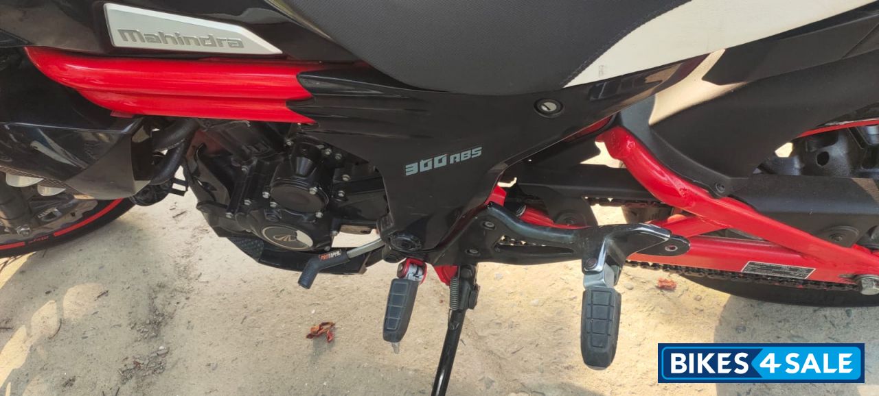 Black And Red Mahindra Mojo 300 ABS BS6