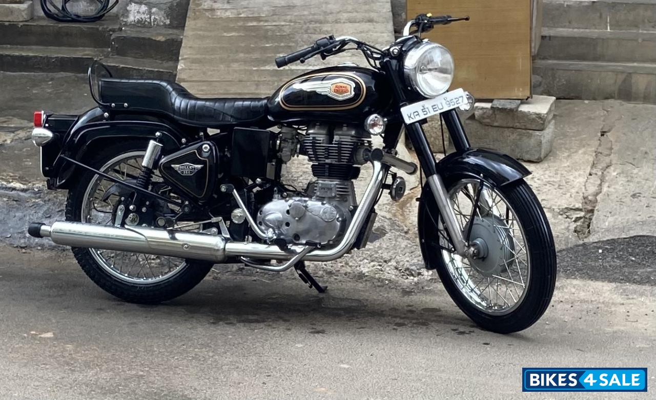 Black Royal Enfield Bullet Standard 350