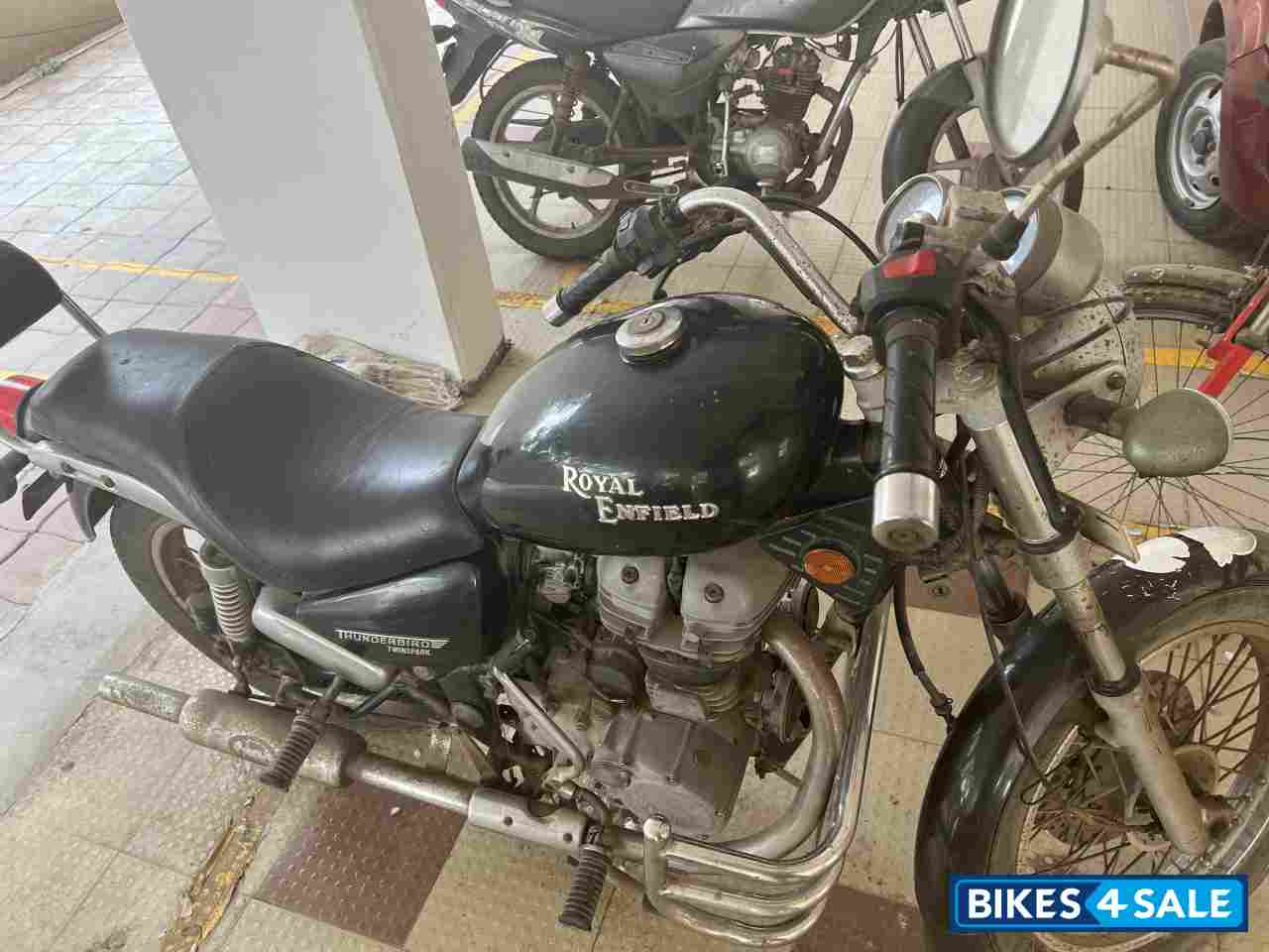 Black Royal Enfield Thunderbird TwinSpark 350