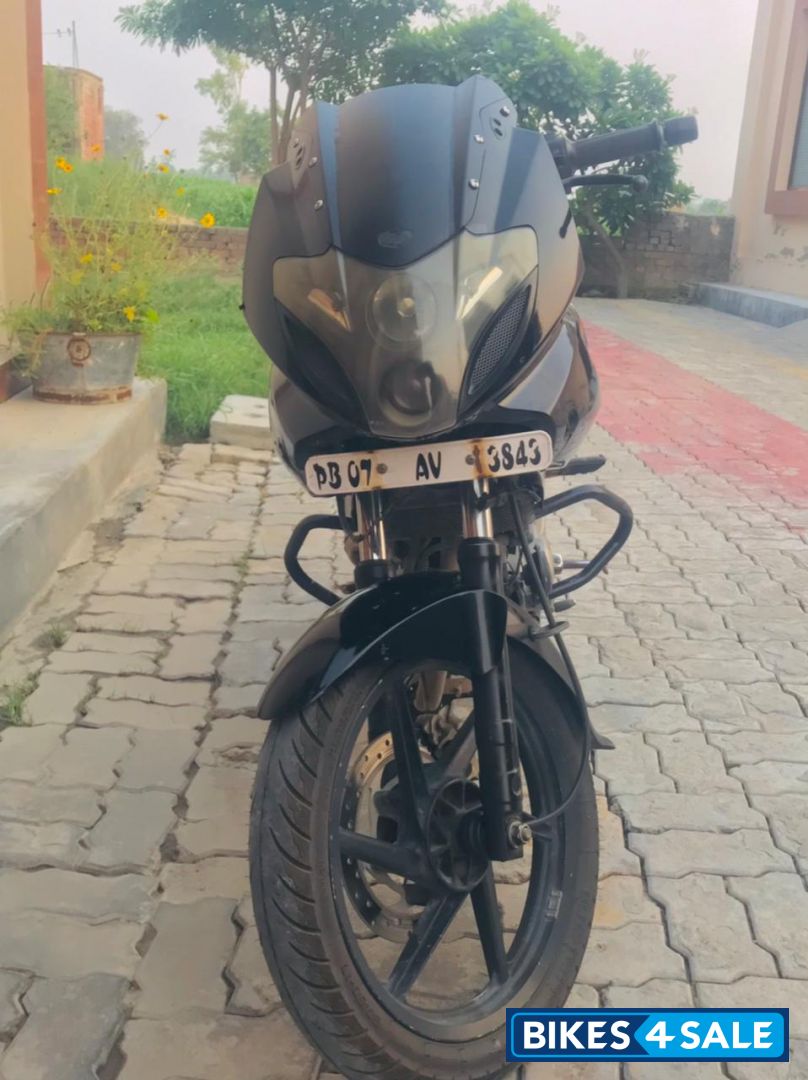 Bajaj Pulsar 220F