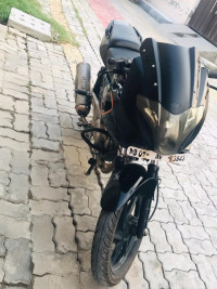 Bajaj Pulsar 220F