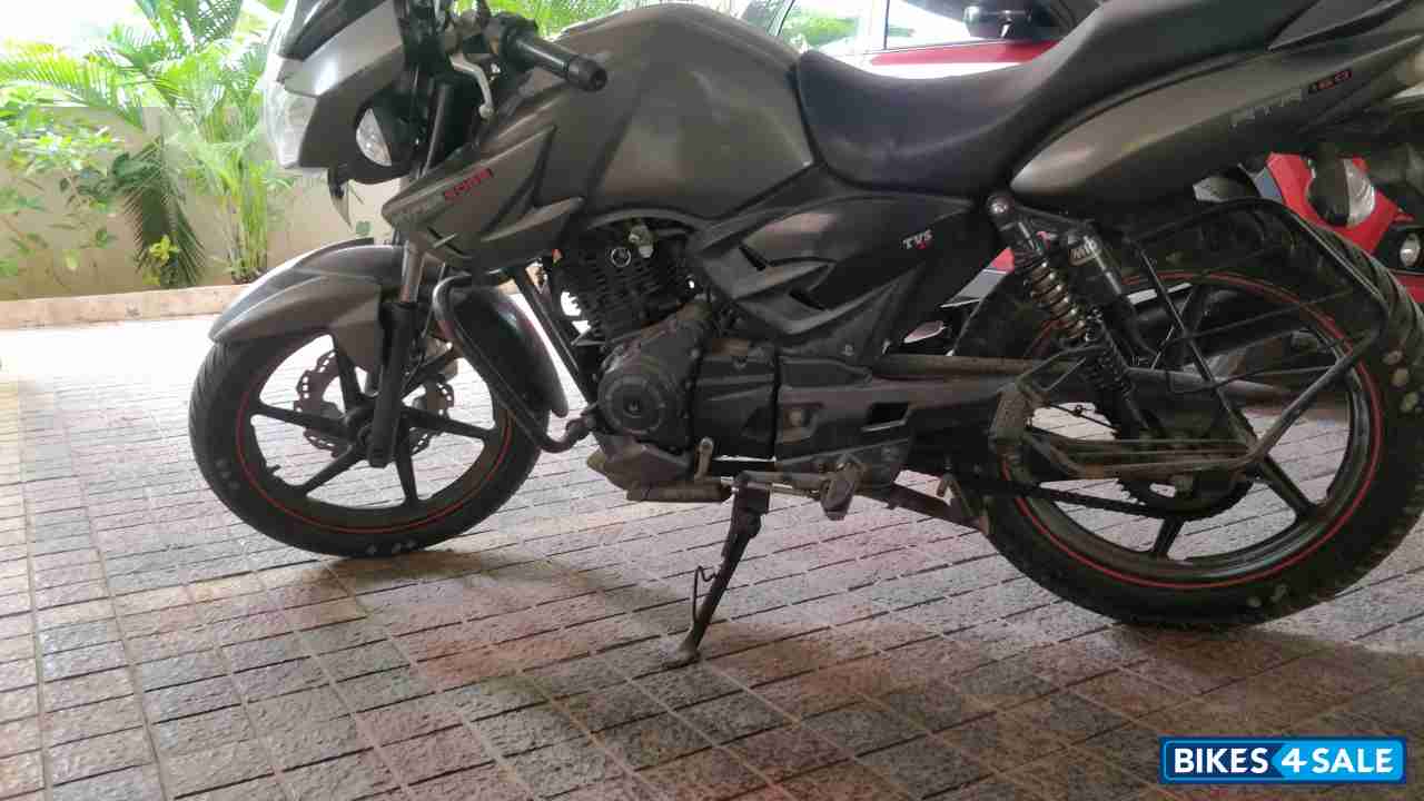 Titanium Grey TVS Apache RTR 160