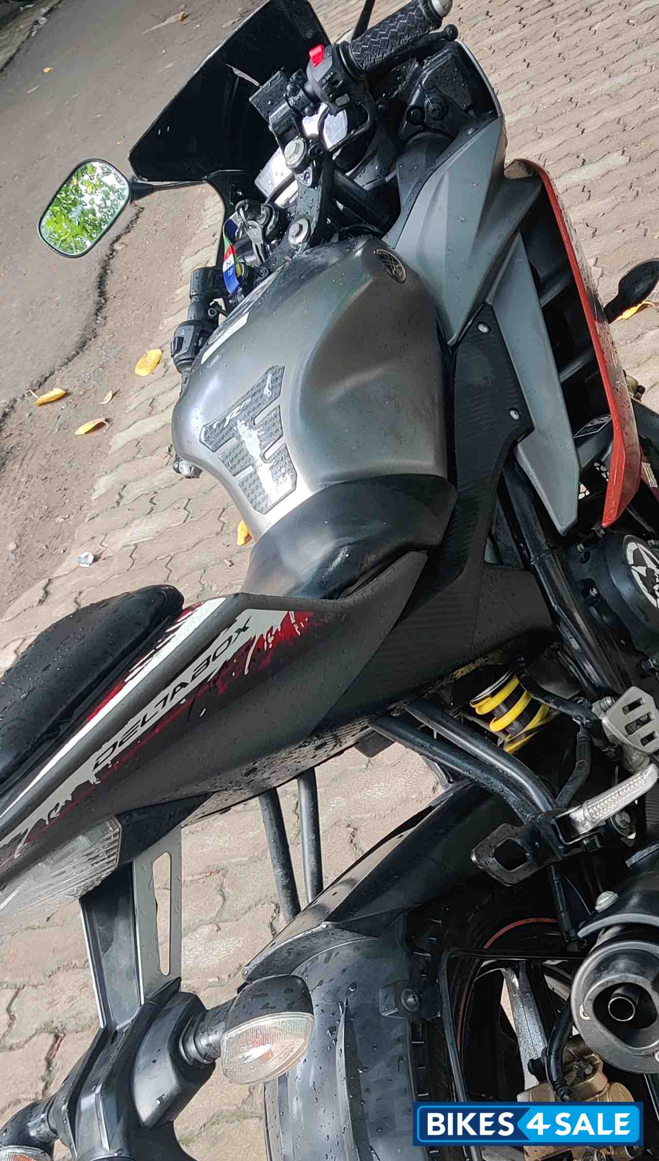 Special Edition Yellowish Red Yamaha YZF R15 V2