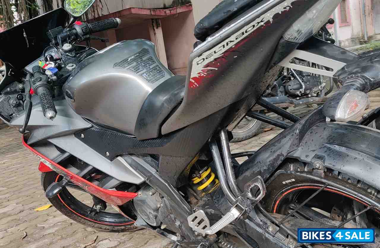 Special Edition Yellowish Red Yamaha YZF R15 V2