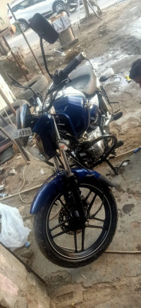 Bajaj V15