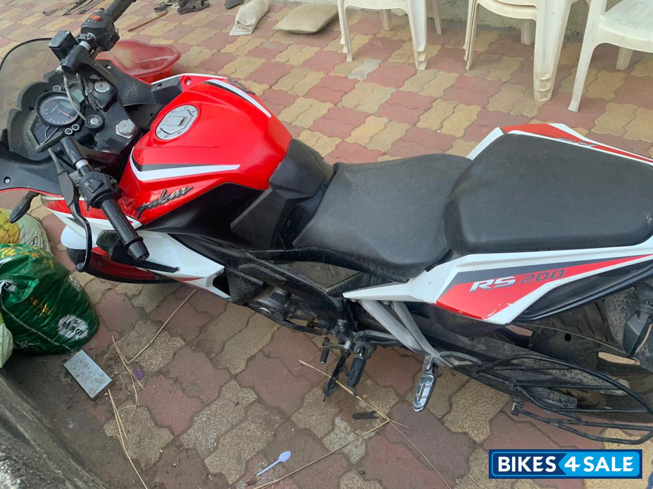 Bajaj Pulsar RS 200 ABS
