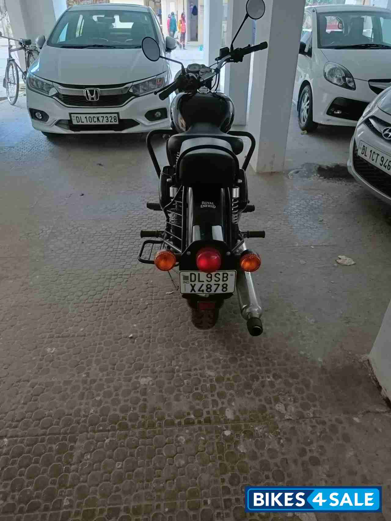 Black Royal Enfield Classic 350 Black Royal Enfield Classic 350