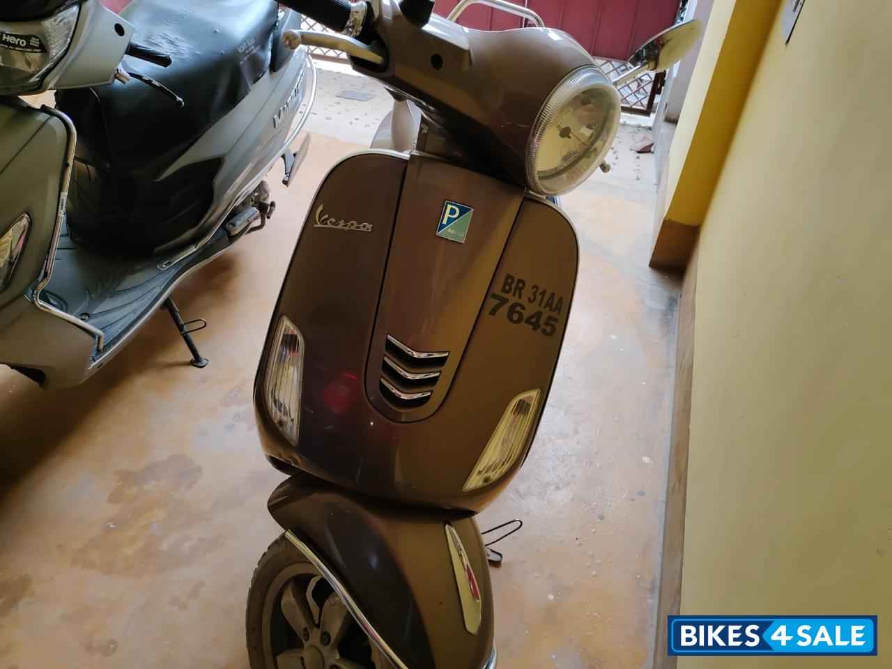 Vespa Elegante