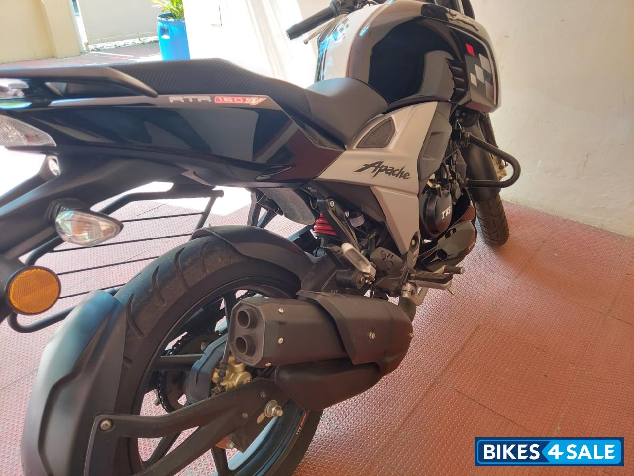 TVS Apache RTR 160 4V