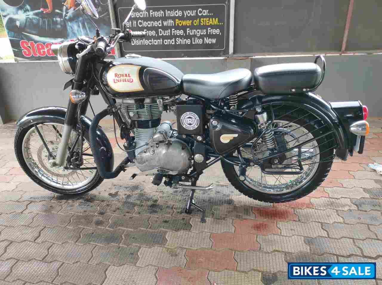 Black Royal Enfield Classic 350