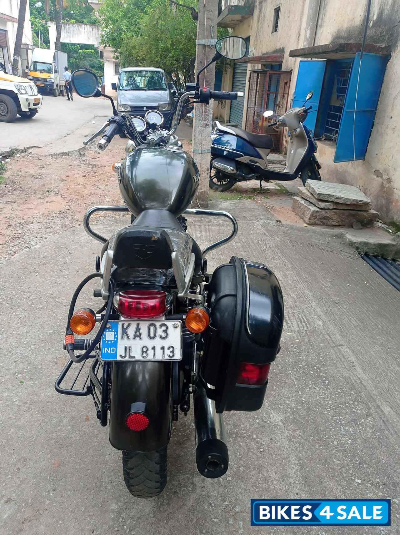 Lightning Royal Enfield Thunderbird 350